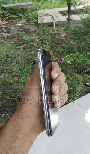 Apple iPhone X 64 GB White