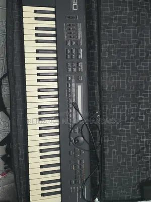 Fresh Condition Electric Keyboard Xp 30