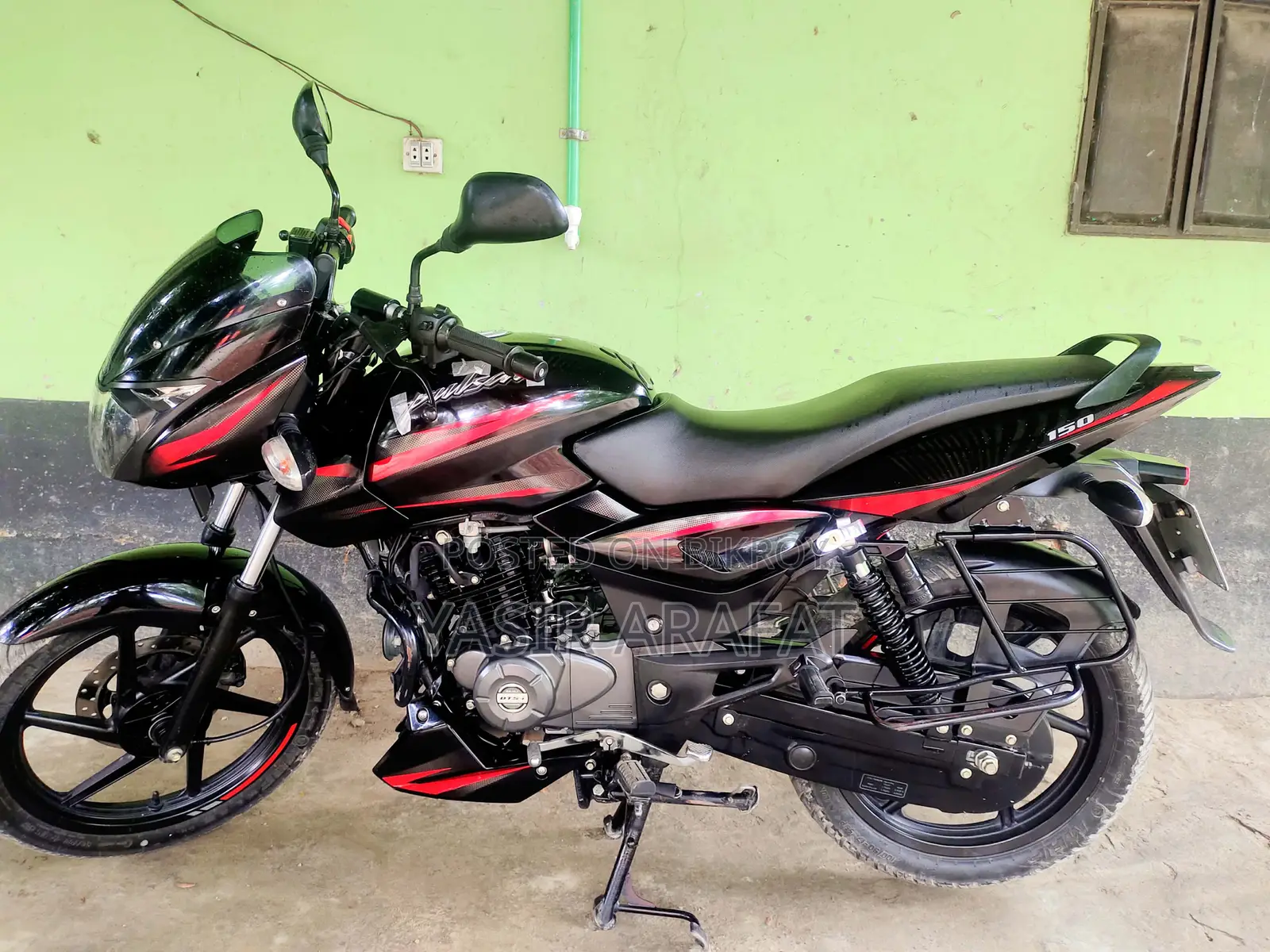 বাজাজ পালসার ১৫০ ২০২২ ব্ল্যাক