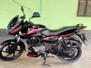 বাজাজ পালসার ১৫০ ২০২২ ব্ল্যাক