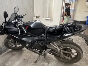 হোন্ডা সিবিআর ২০২৫ কালো