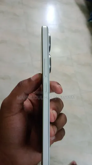 আইকিউও ২৫৬ জিবি সাদা