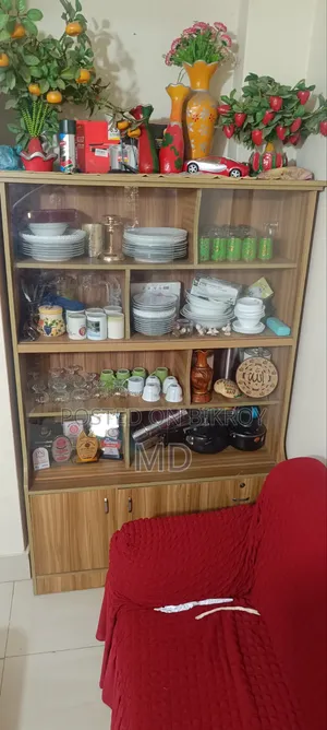 শোকেস বিক্রয় হবে
