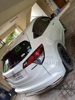 Honda Vezel 1.5 Hybrid 2WD 2014 Pearl