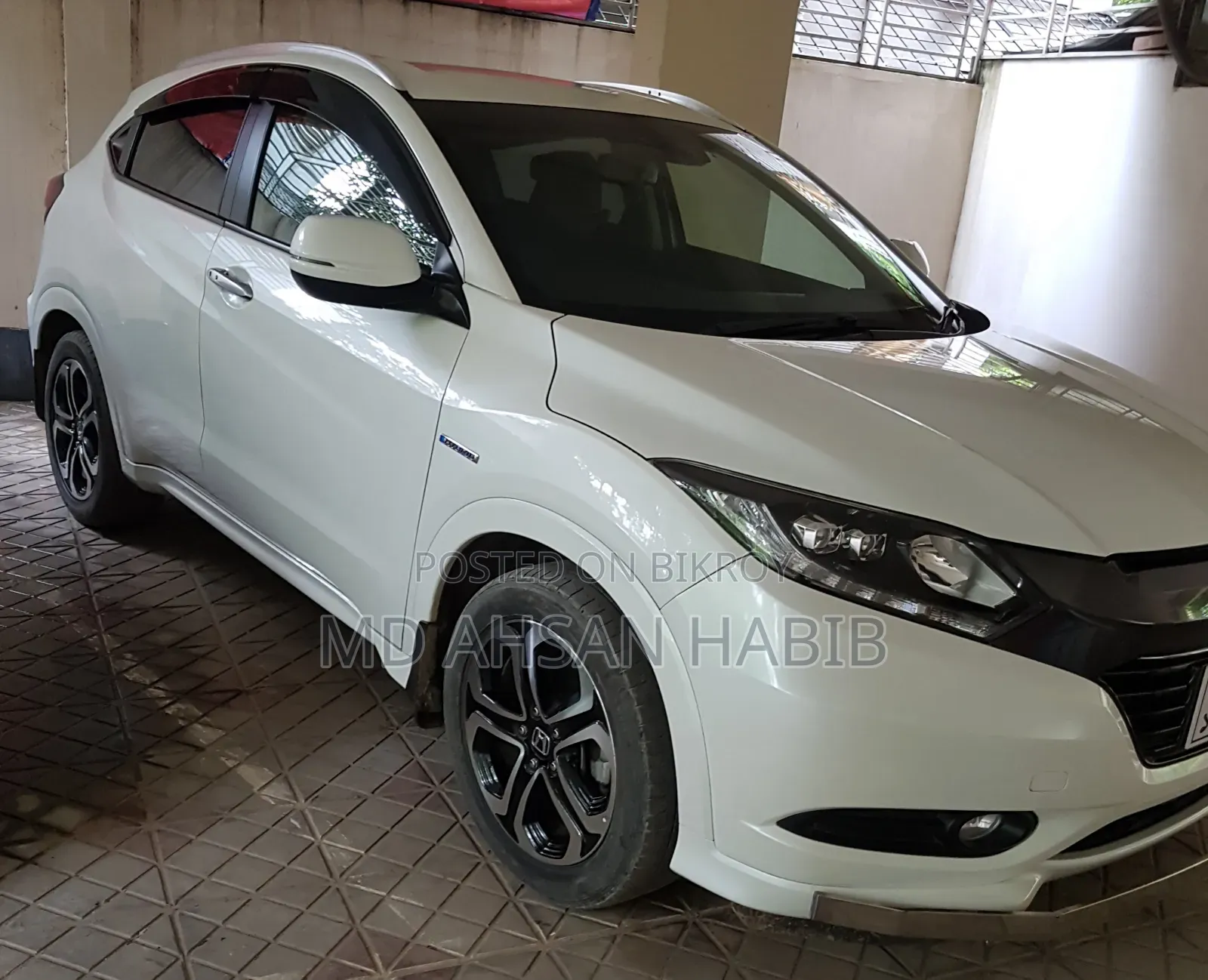 Honda Vezel 1.5 Hybrid 2WD 2014 Pearl