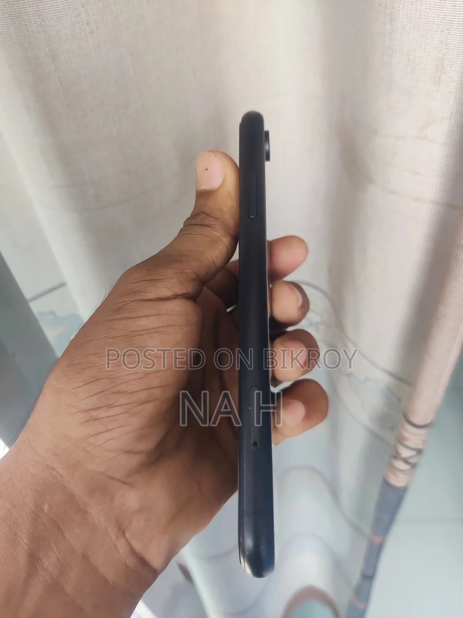 অ্যাপল আইফোন এক্সআর ১২৮ জিবি ব্ল্যাক