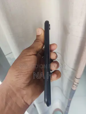 অ্যাপল আইফোন এক্সআর ১২৮ জিবি ব্ল্যাক