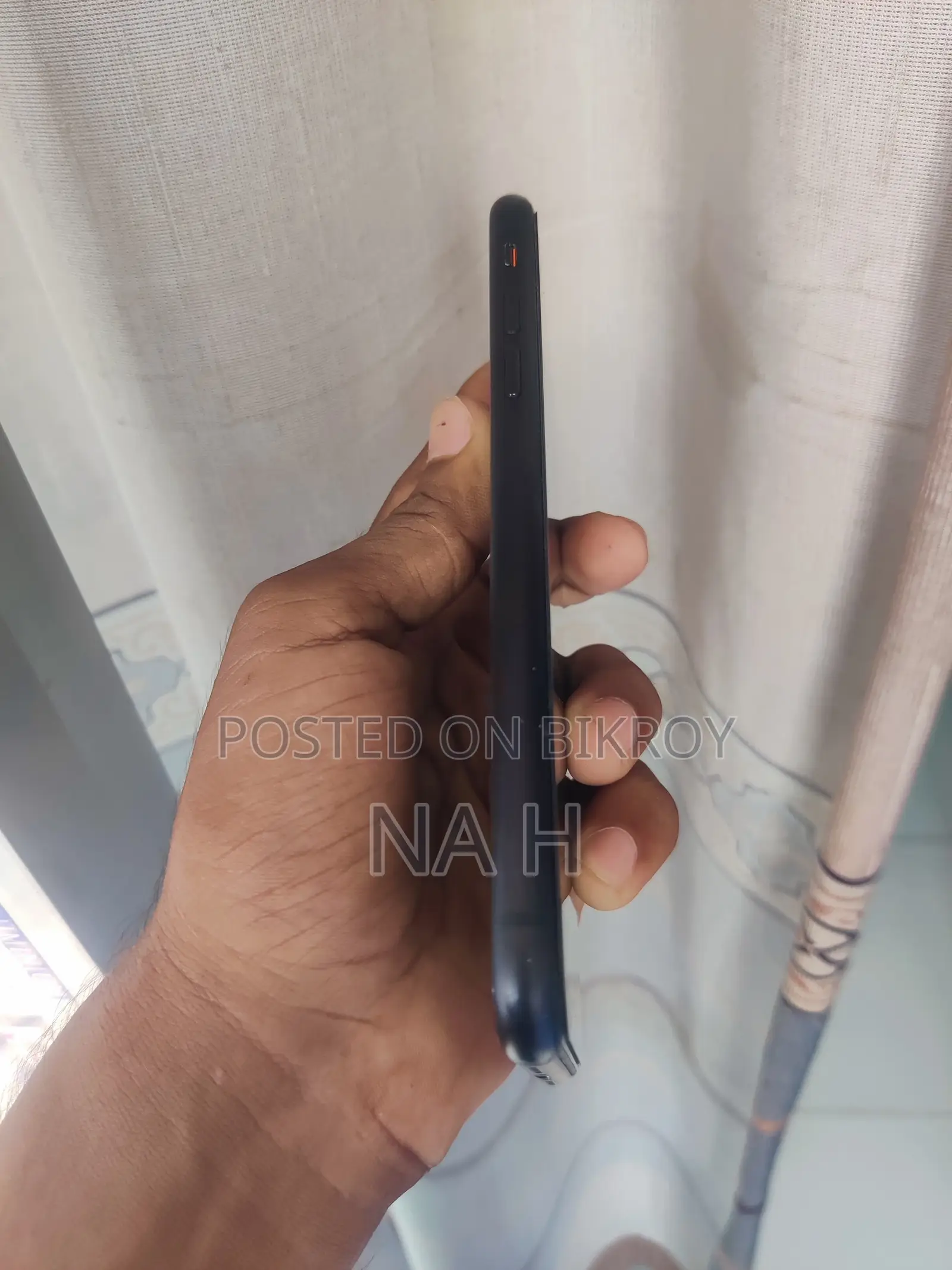 অ্যাপল আইফোন এক্সআর ১২৮ জিবি ব্ল্যাক