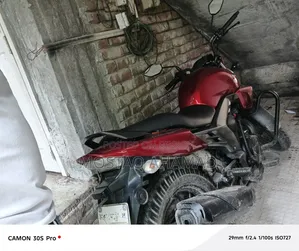 Honda CB 2016 Red