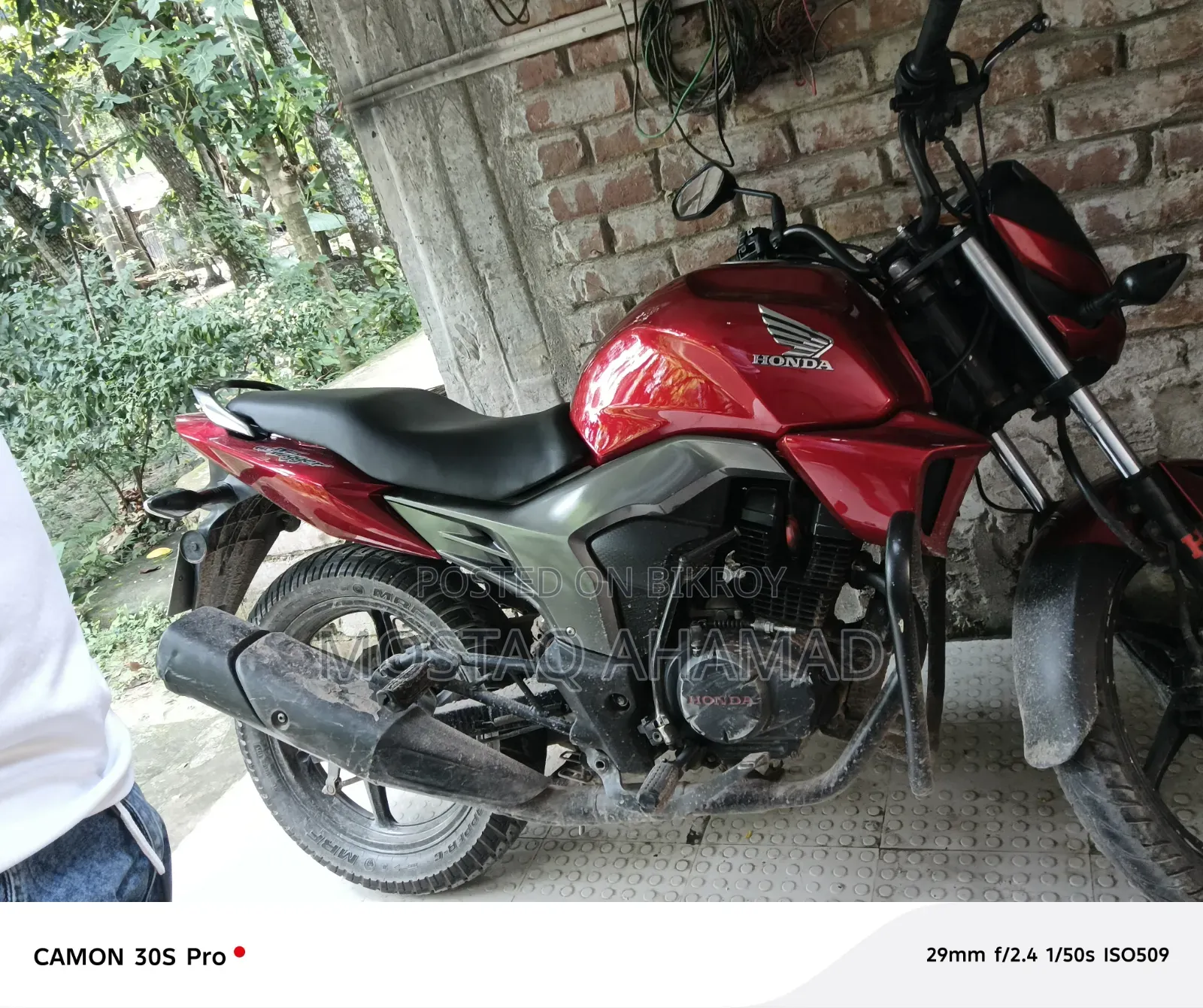 Honda CB 2016 Red