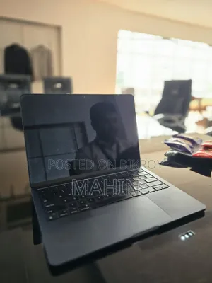 Laptop Apple MacBook Air 2022 M2 8GB Apple M2 SSD 256GB