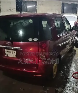 Toyota Raum 2006 Maroon