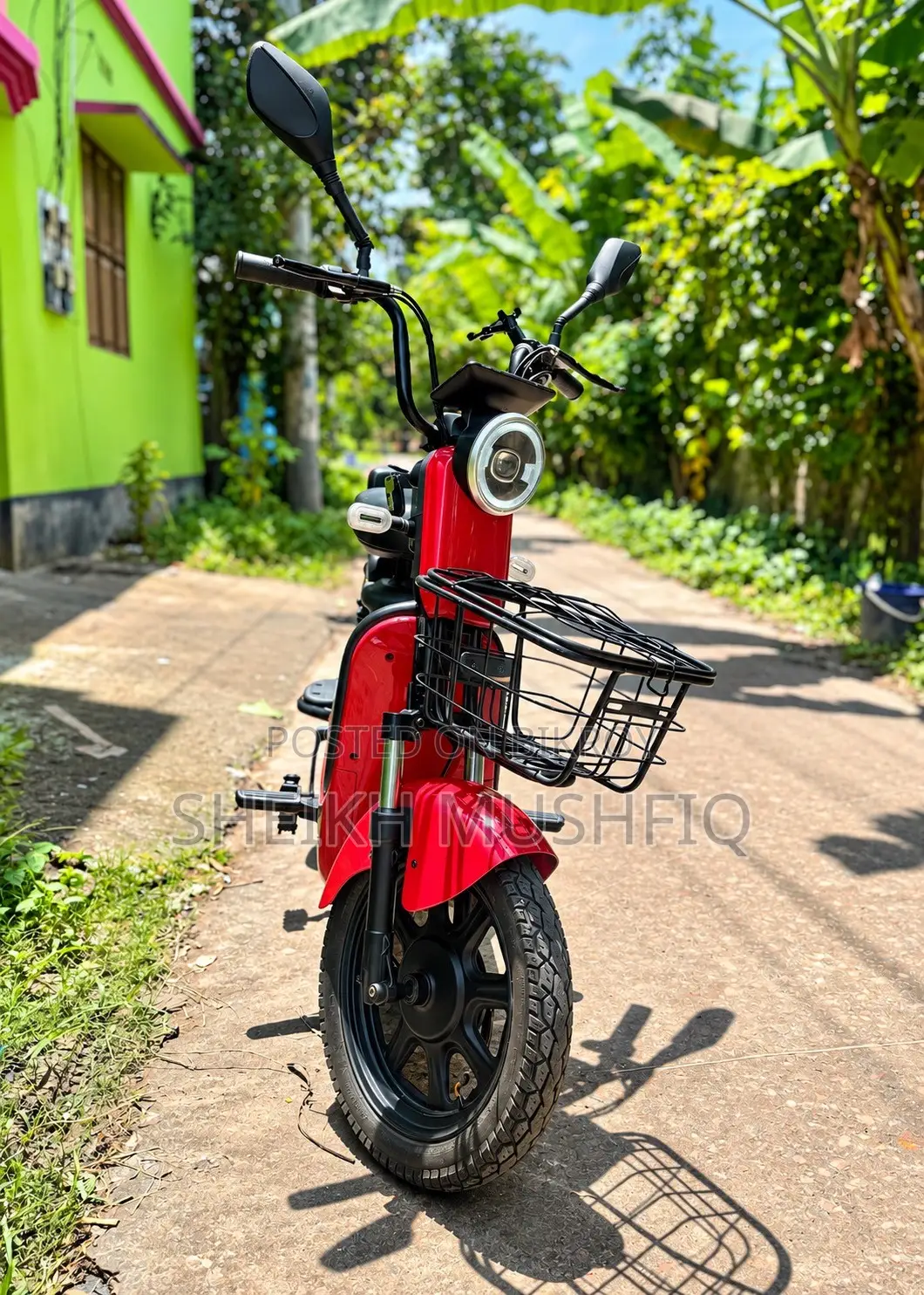 Walton Leo 90 2025 Red
