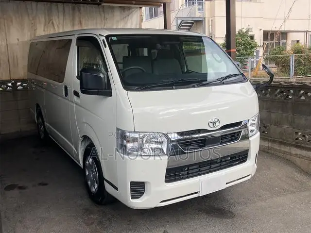 Toyota HiAce 2022 White