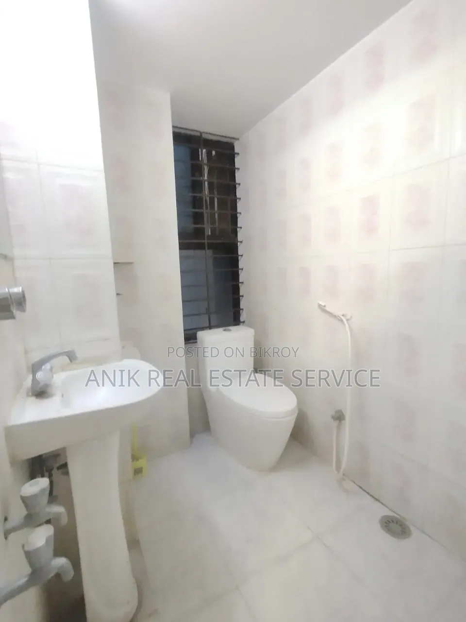 3bdrm Apartment in Anik Real Estate, Gulshan for rent