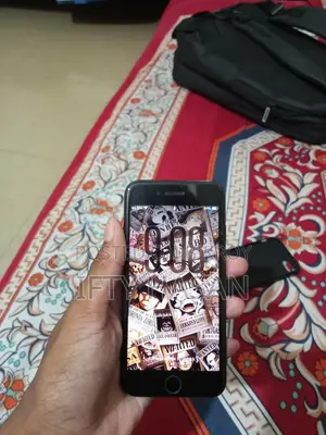 অ্যাপল আইফোন এসই (২০২২) ৬৪ জিবি ব্ল্যাক