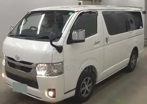 Toyota HiAce 2021 White