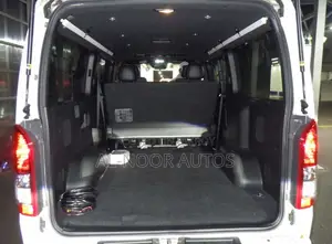 Toyota HiAce 2021 White