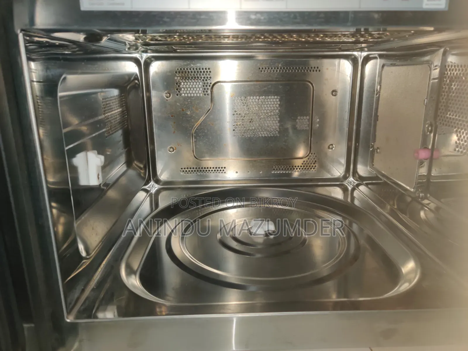 Like New LG 32L Convection Oven – Used Only 15 Times!