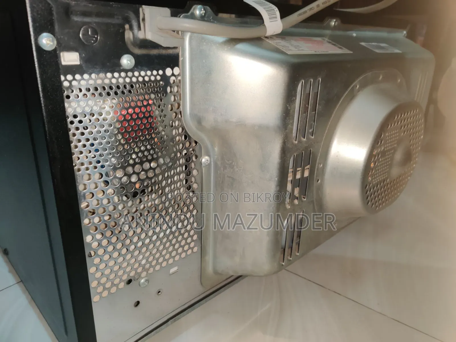 Like New LG 32L Convection Oven – Used Only 15 Times!