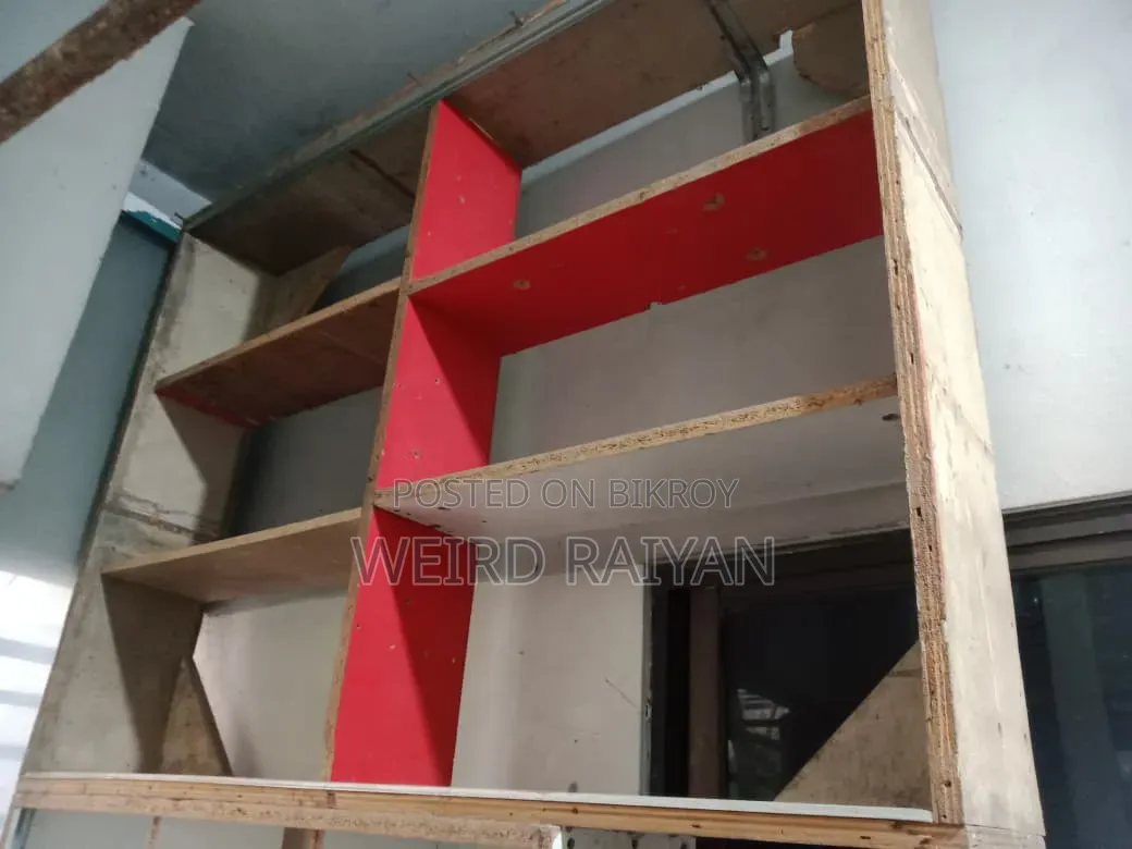 Shop shelves for sale with a table free free