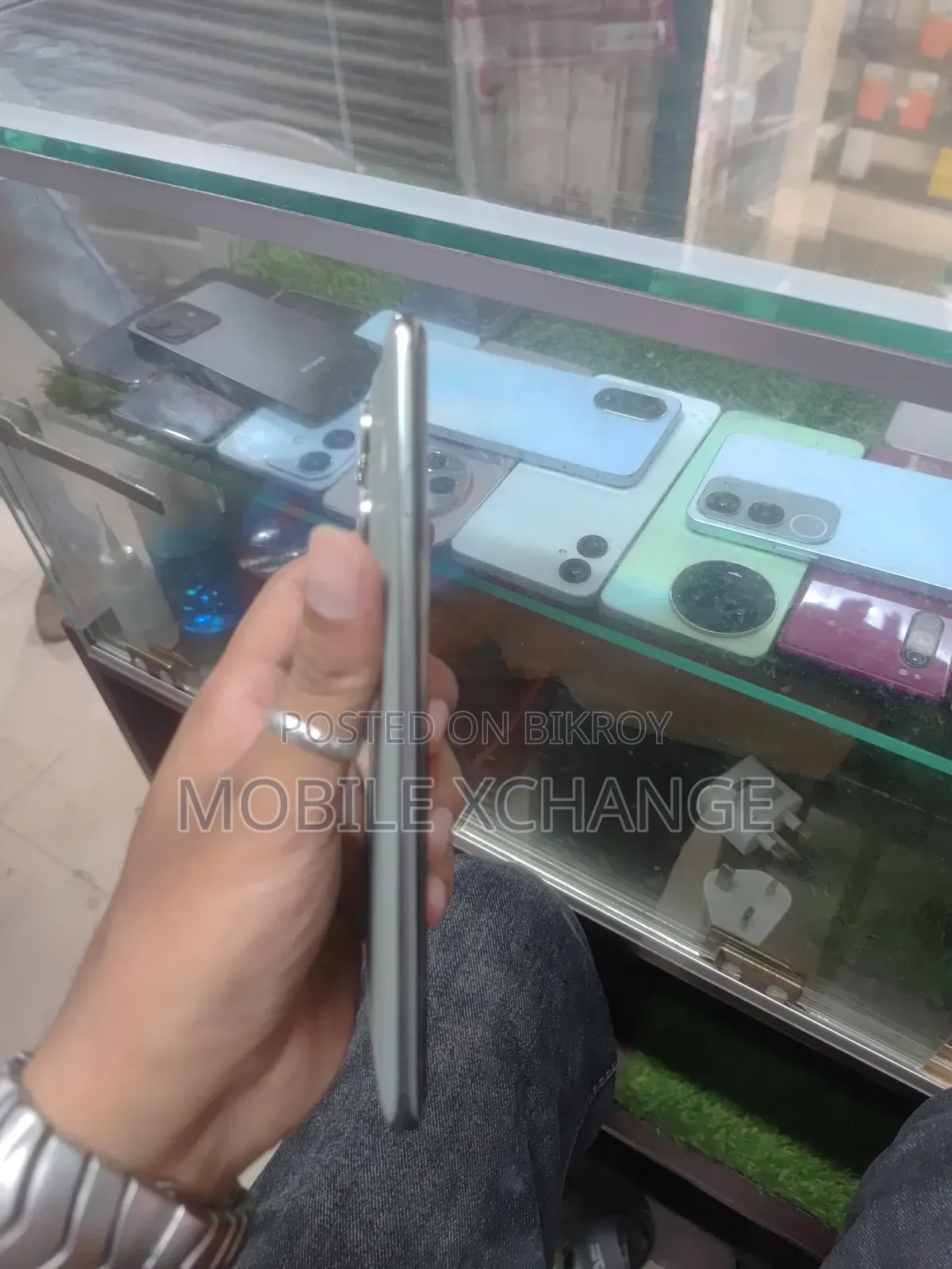 মোটর চলা এজ ৬০ প্রো ২৫৬ জিবি গ্রে