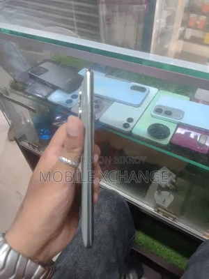 মোটর চলা এজ ৬০ প্রো ২৫৬ জিবি গ্রে