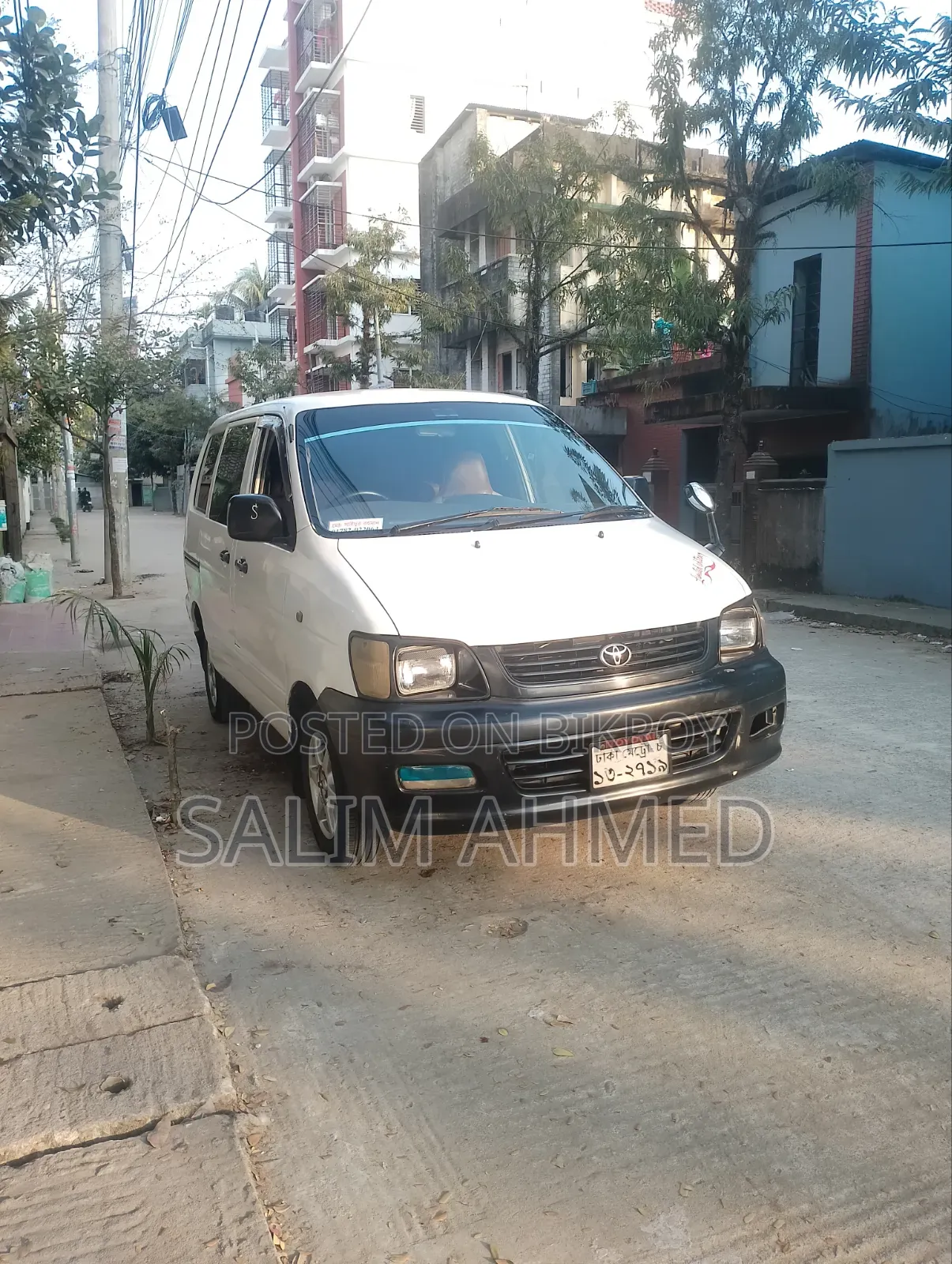 Toyota Noah 2005 White