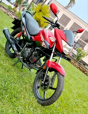 Hero Glamour 2024 Red