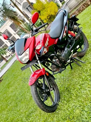 Hero Glamour 2024 Red