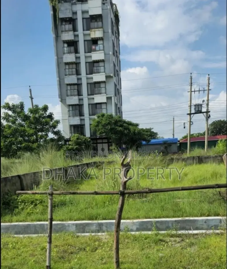 Metro Station 3 Katha Plot at Lake South in Sector-15/D
