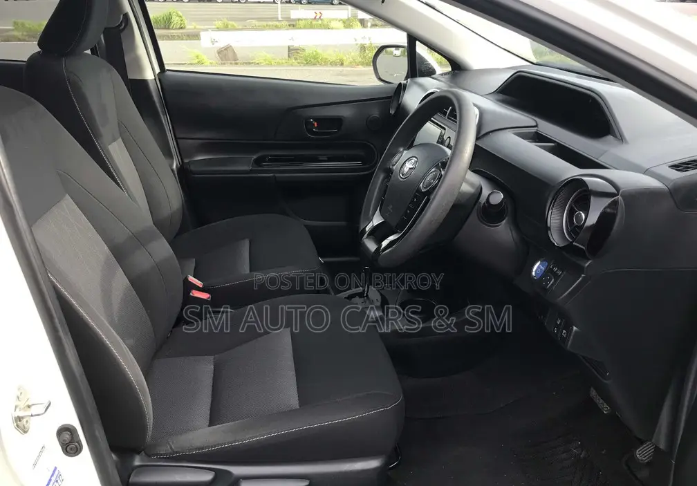 Toyota Aqua 2021 Pearl