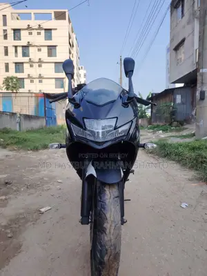 সুজুকি জিক্সার এসএফ ২০২৩ ব্ল্যাক