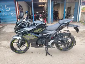 সুজুকি জিক্সার এসএফ ২০২৩ ব্ল্যাক