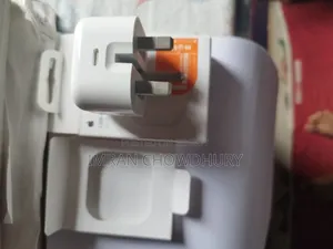 অ্যাপল ২০ওয়াট ইউএসবি-সি পাওয়ার অ্যাডাপ্টার