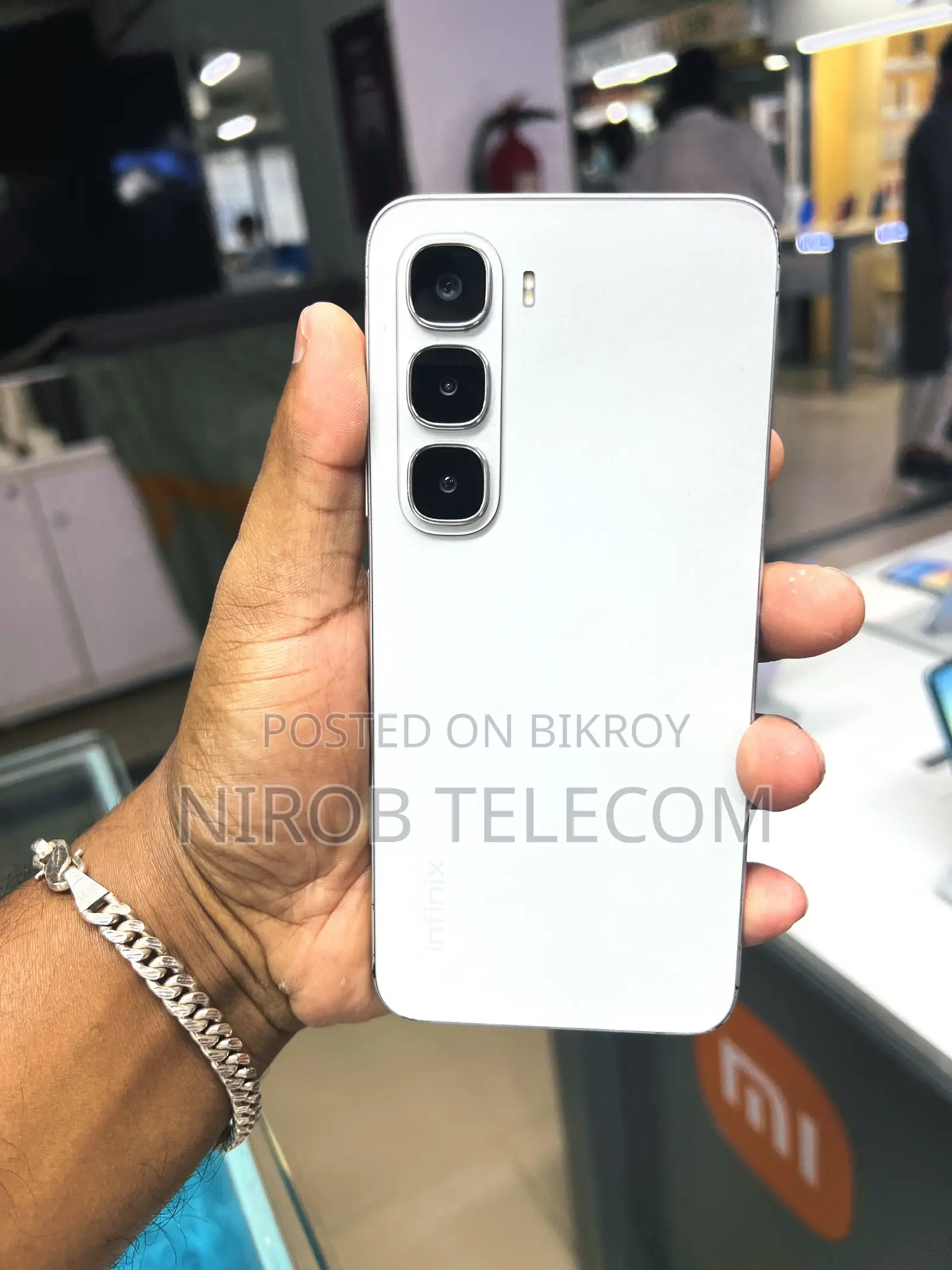 Infinix Hot 60i 256 GB Silver