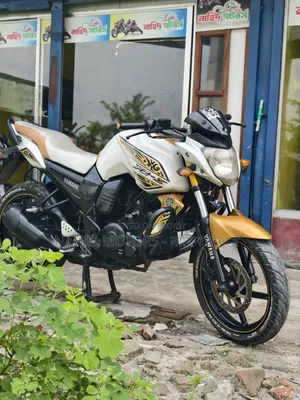 ইয়ামাহা এফজেড ২০১৬ ব্ল্যাক