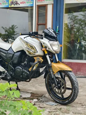 ইয়ামাহা এফজেড ২০১৬ ব্ল্যাক