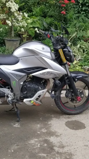 Suzuki Gixxer 2022 Silver