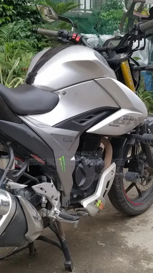 Suzuki Gixxer 2022 Silver