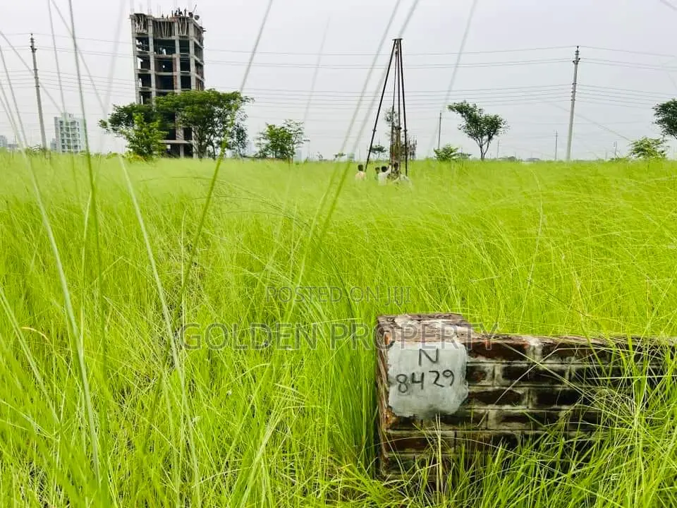 Bashundhara Jomi Bikroy L Block 3 Katha Plot South Facing