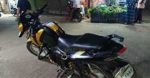 টিভিএস আপাচি ১৮০ আরটিআর ২০১৭ ব্ল্যাক