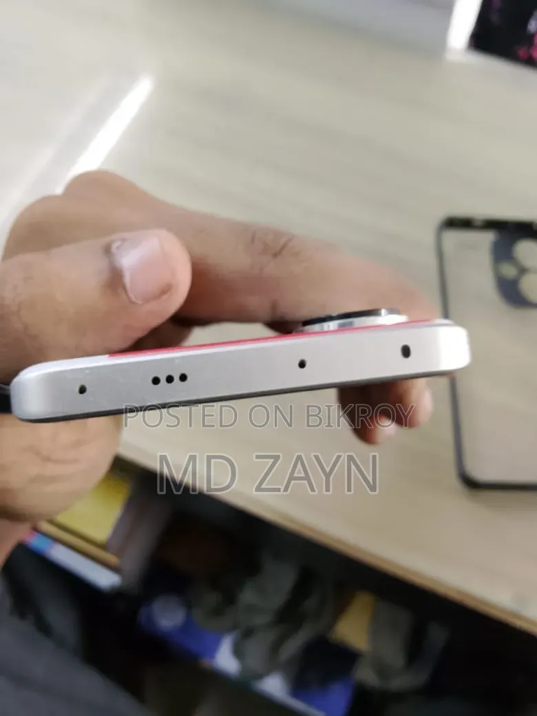শাওমি রেডমি নোট ১৩ প্রো প্লাস ২৫৬ জিবি রেড