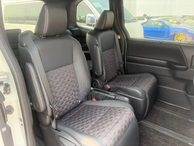 Toyota Voxy Hybrid S-Z 2WD 7-Seater 2023 Pearl