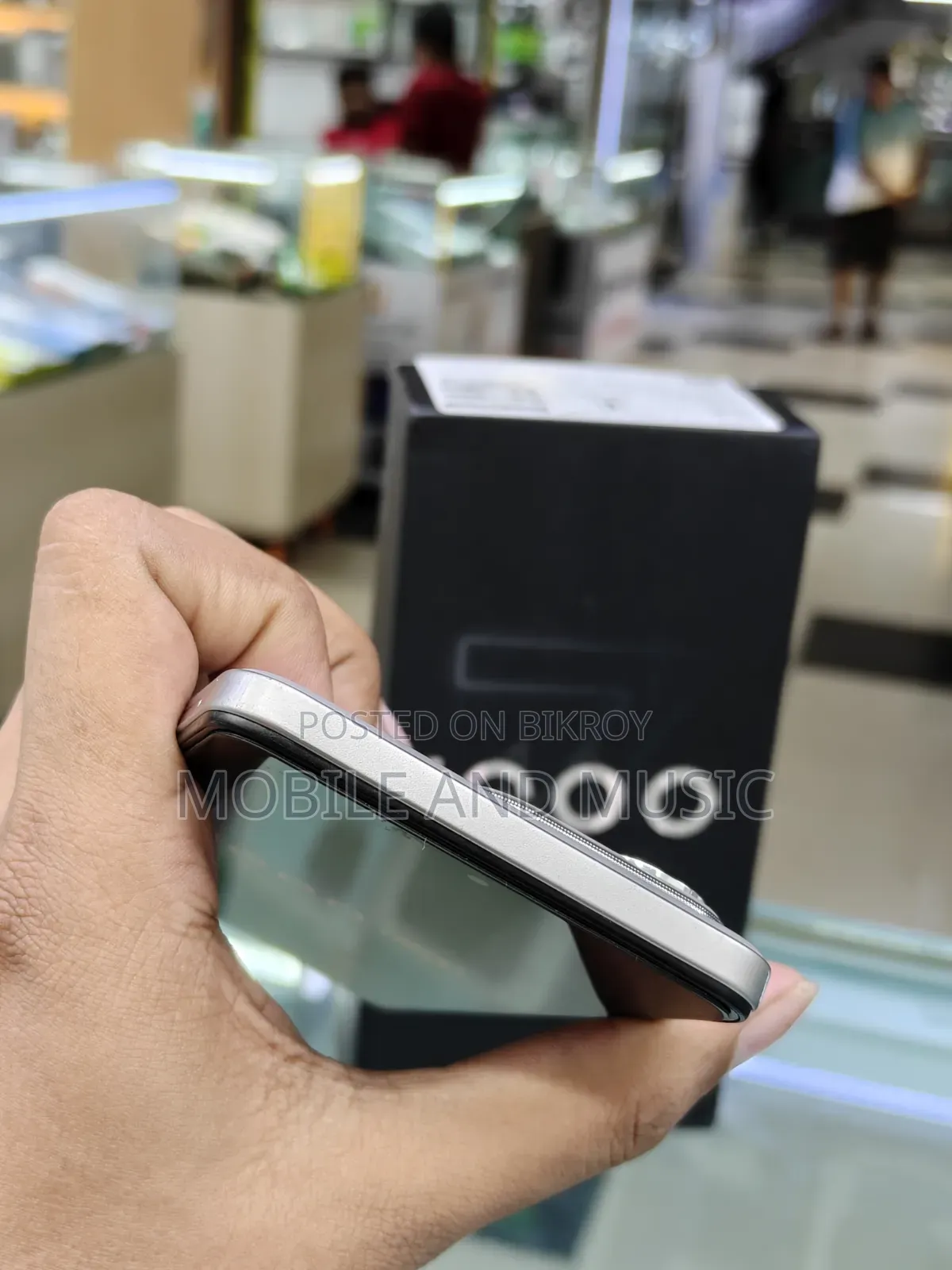iQOO Z10x 128 GB Silver