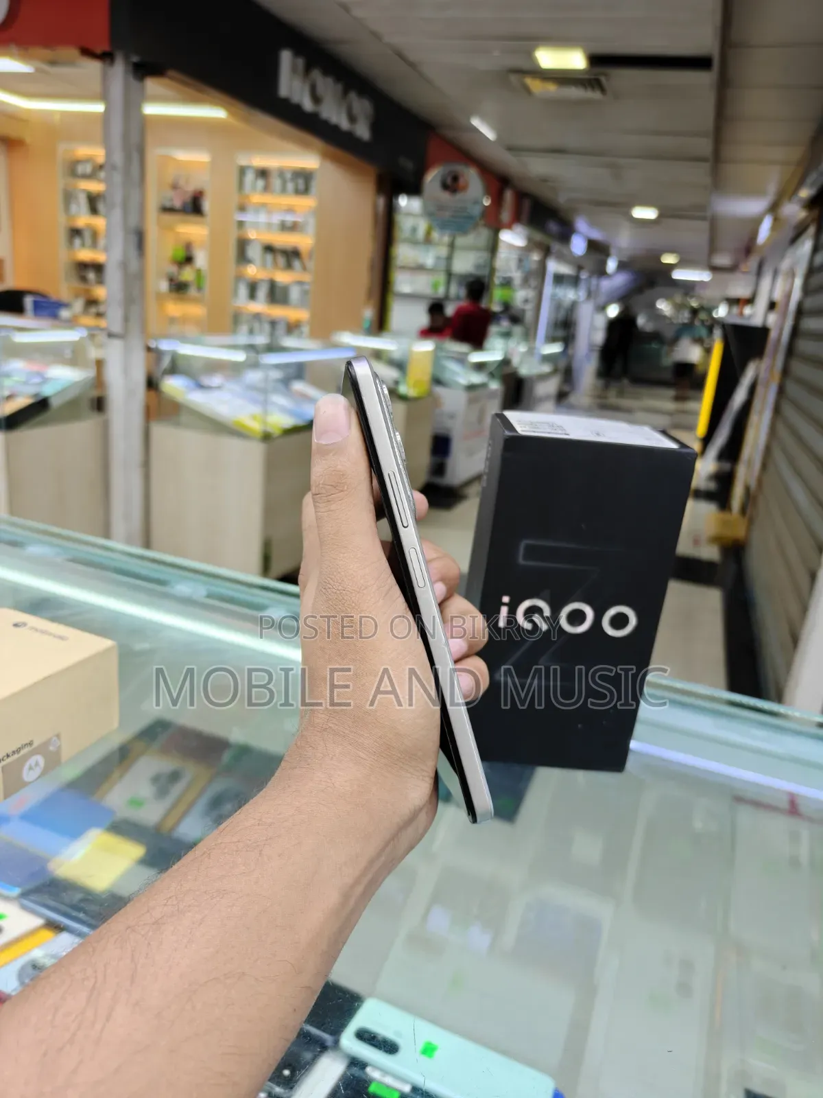 iQOO Z10x 128 GB Silver