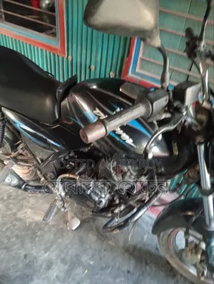 বাজাজ ডিসকভার ১৩৫ ২০১৫ ব্ল্যাক