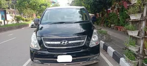 হুন্ডাই এইচ১ ২০১৩ কালো