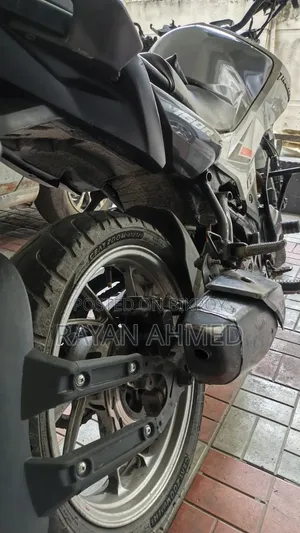 Hero Thriller 160R 4V 2021 White