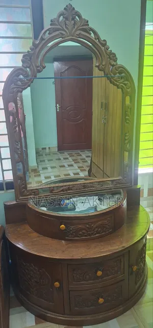 সেগুন কাঠের ডেসিন টেবিল